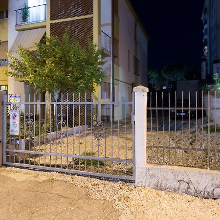 B&B Foscolo Llido Degli Estensi Exteriör bild